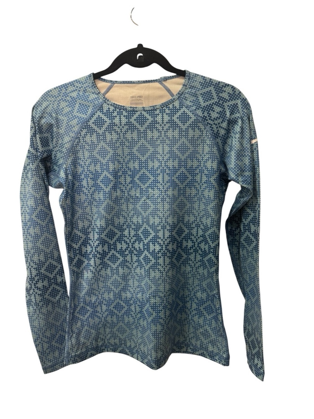 Nike Pro long sleeve athletic top with a geometric pattern and thumb holes sz M